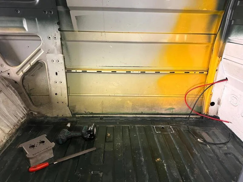 Der VW T3 Camper auf der Hebebühne